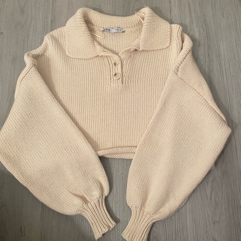 Zara cropped knit sweater 😍 GOING AWAY SOON!!!